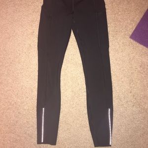 black lululemon leggings